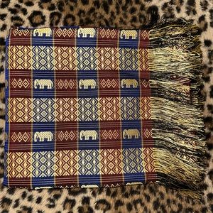 NWOT: Safari Elephant Extremely Large Shoulder Scarf/Wrap 78’ Length x 40’ Wide